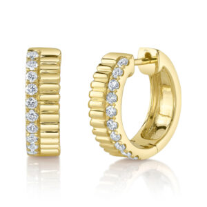 0.34CT DIAMOND RIBBED HUGGIE EARRING