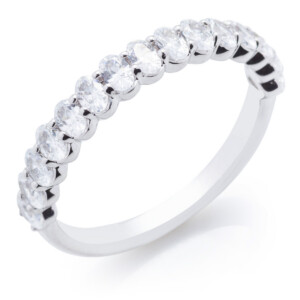 Oval Shared Prong Halfway Band