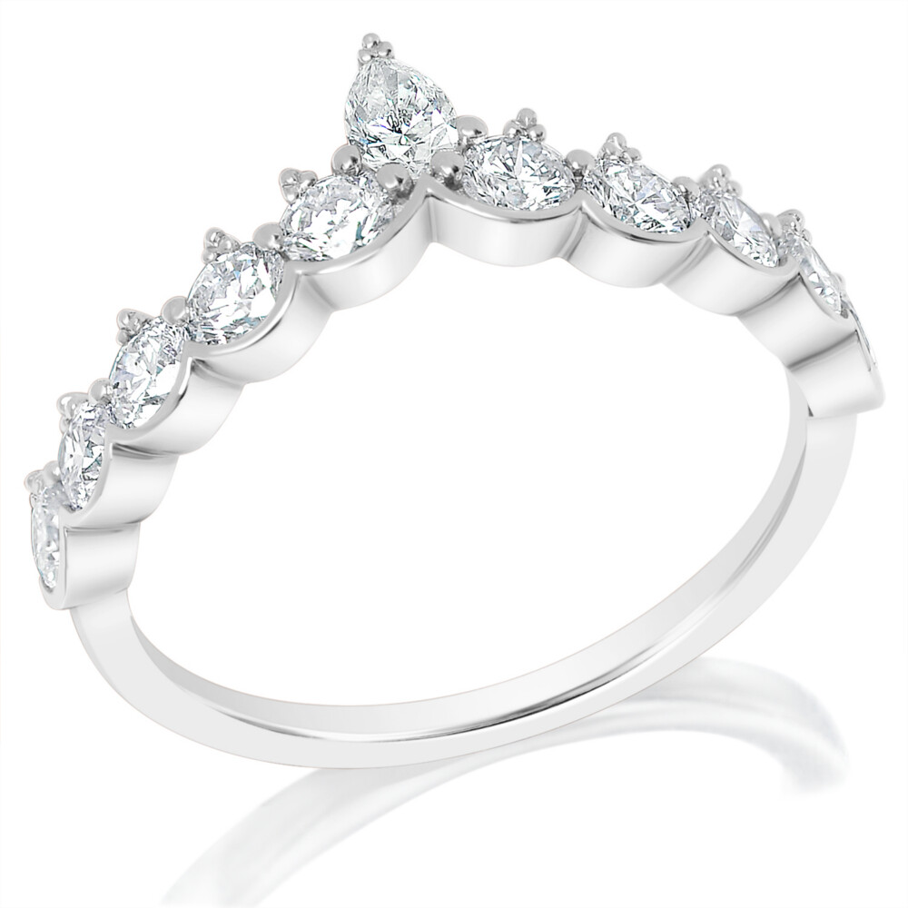 Half Bezel Round Diamond Pointed Band