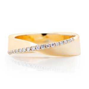 Ribbon Wedding Band