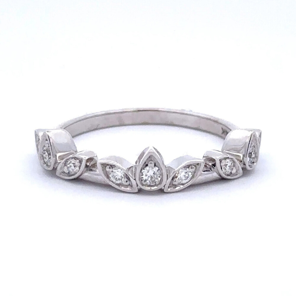 Three Petal Halfway Design Band
